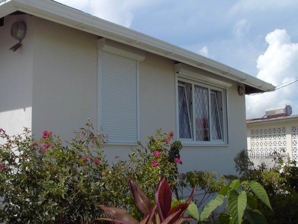Rollshutters over windows