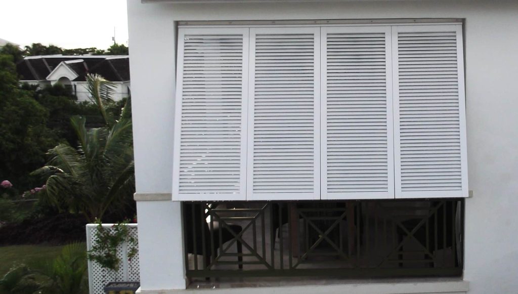 Difference Between Bahama and Colonial Shutters