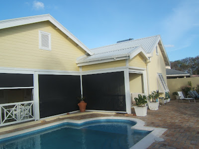 Retractable screen